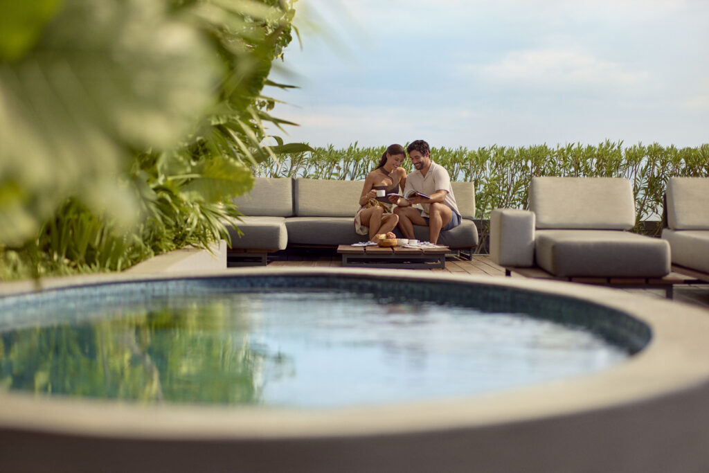 Waldorf Astoria Riviera Maya couple