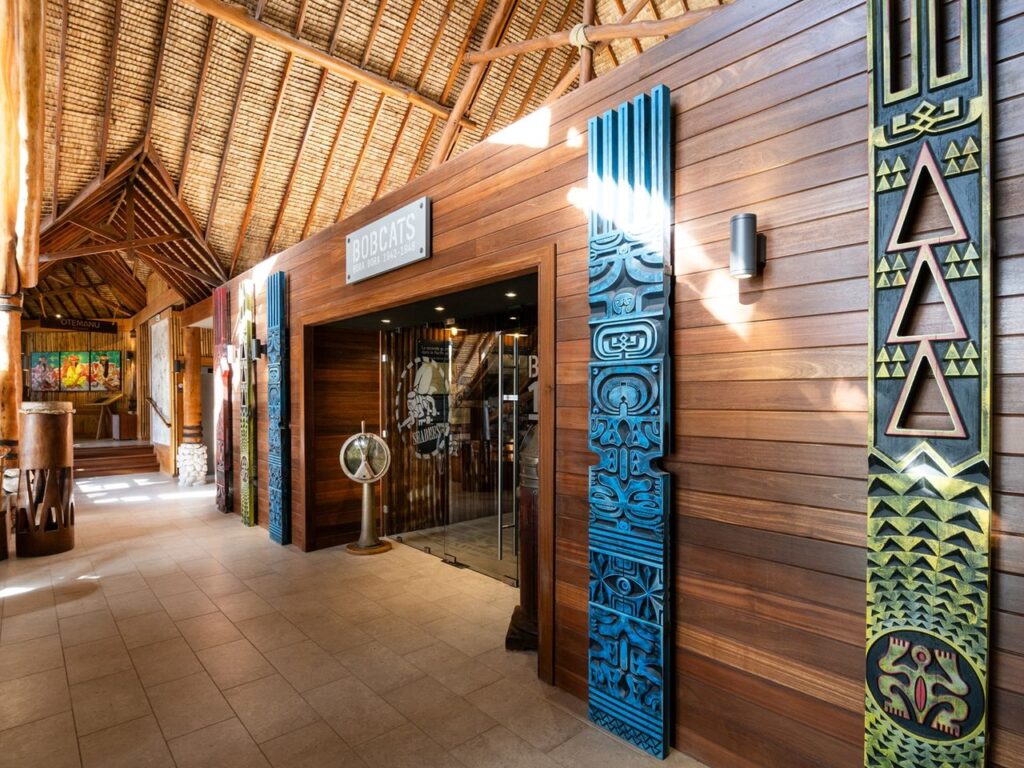BOBCAT Museum Le Bora Bora