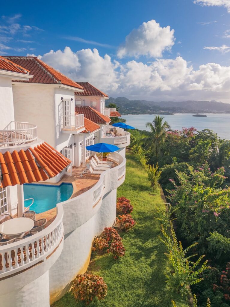 Windjammer pool view - Medium